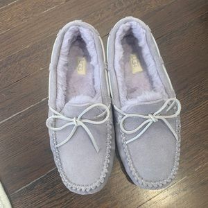 UGG Dakota Moccasin Size 8